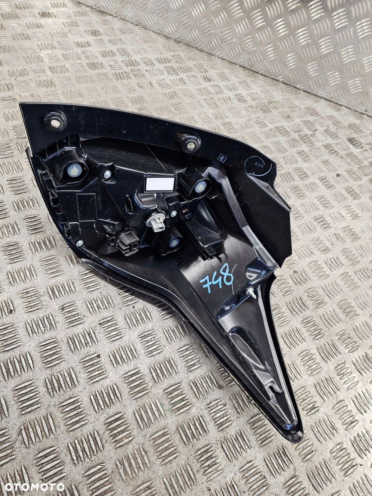 lampa tył tylna lewa toyota yaris 4 iv v356/010l - 4