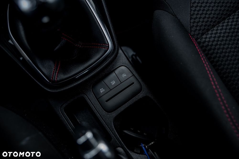Ford Fiesta 1.0 EcoBoost S&S ST-LINE - 35