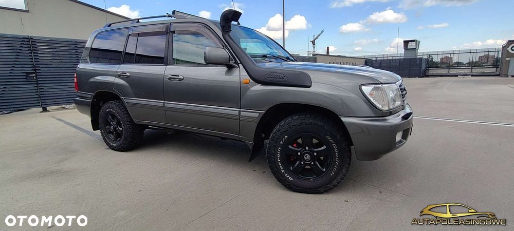 Toyota Land Cruiser - 4