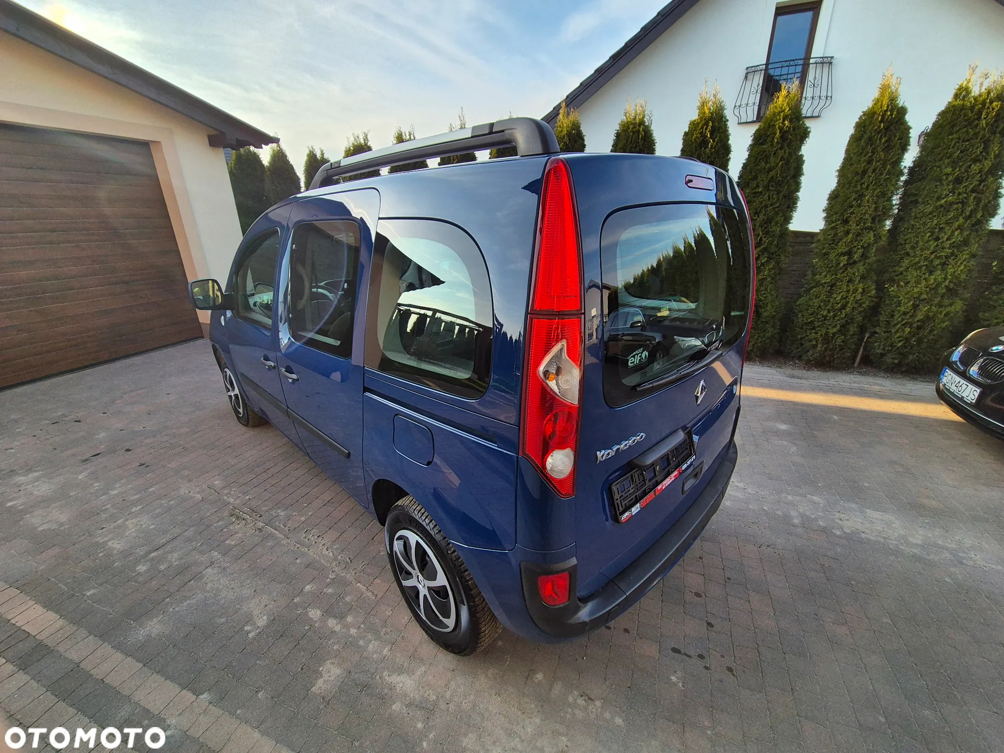 Renault Kangoo 1.6 8V 90 Happy Family - 16