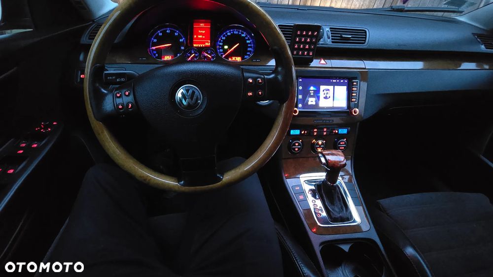 Volkswagen Passat - 17