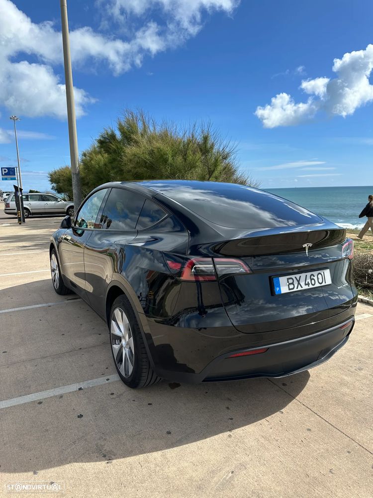 Tesla Model Y - 7