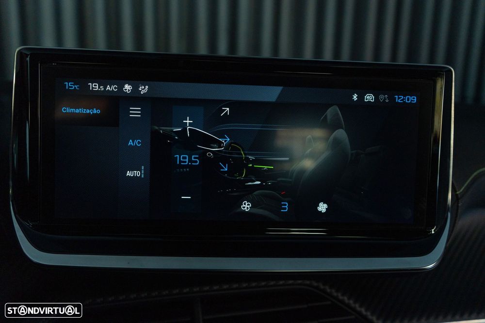 Peugeot 208 1.2 Hybrid GT e-DCS6 - 26