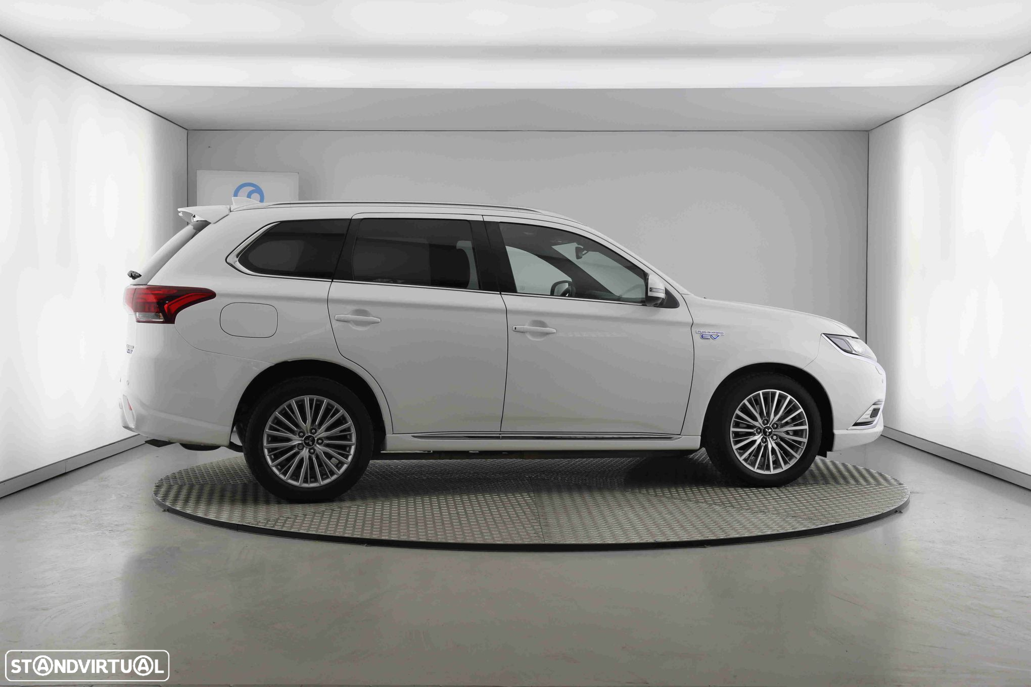 Mitsubishi Outlander 2.4 PHEV Intense - 3