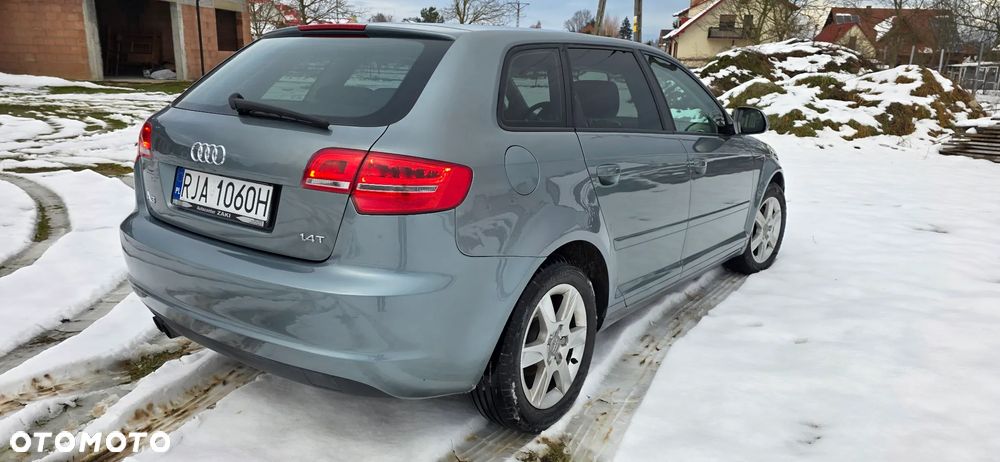 Audi A3 Sportback 1.4 TFSI Ambiente - 8