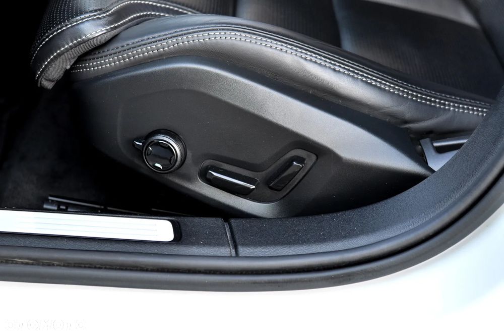 Volvo V60 Cross Country B4 D AWD Plus - 27