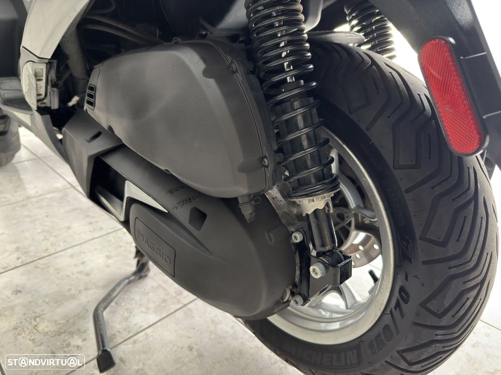 Piaggio MP3 400 HPE - 33