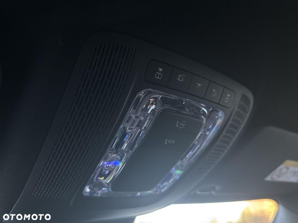 Mercedes-Benz GLB 200 d 4-Matic AMG Line 8G-DCT - 22