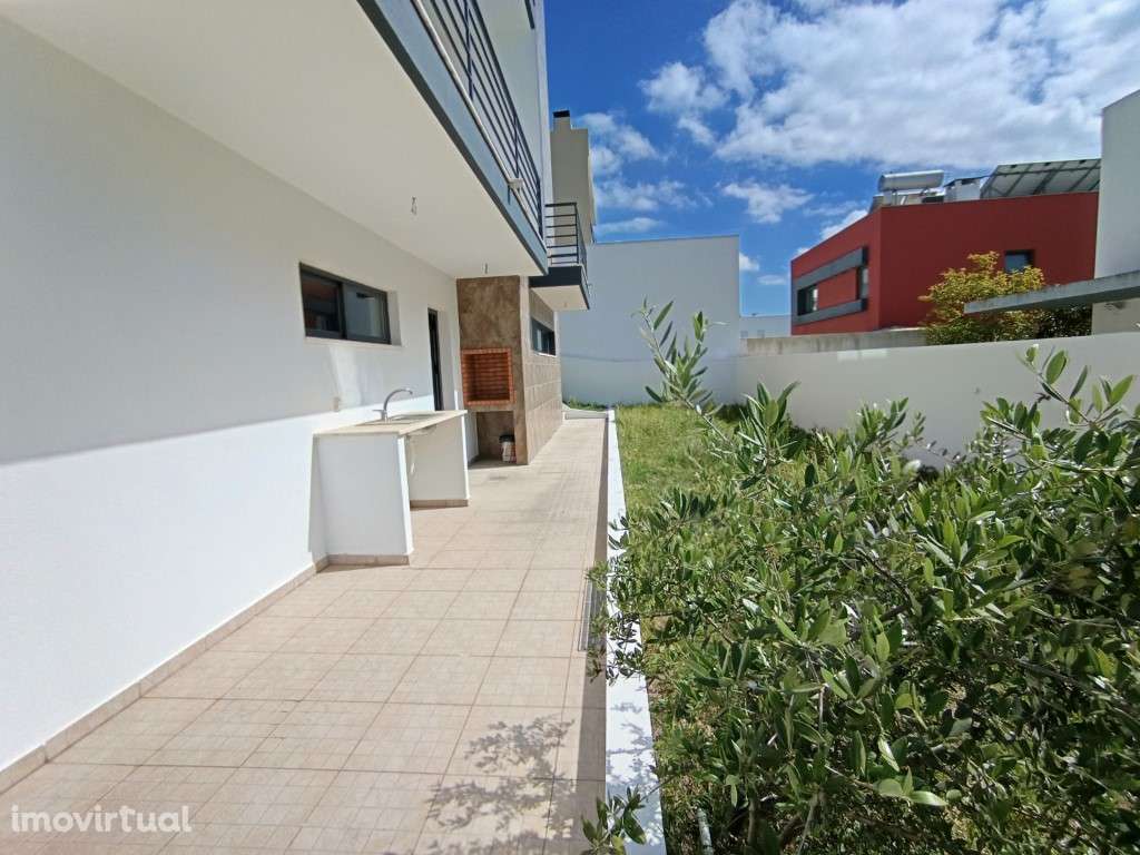 Moradia isolada T5 em Feijó - Almada - Grande imagem: 3/60
