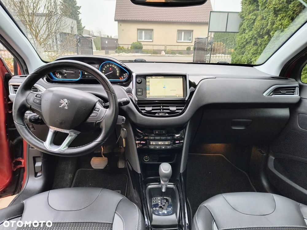 Peugeot 2008 1.2 Pure Tech GPF Allure S&S EAT6 - 7