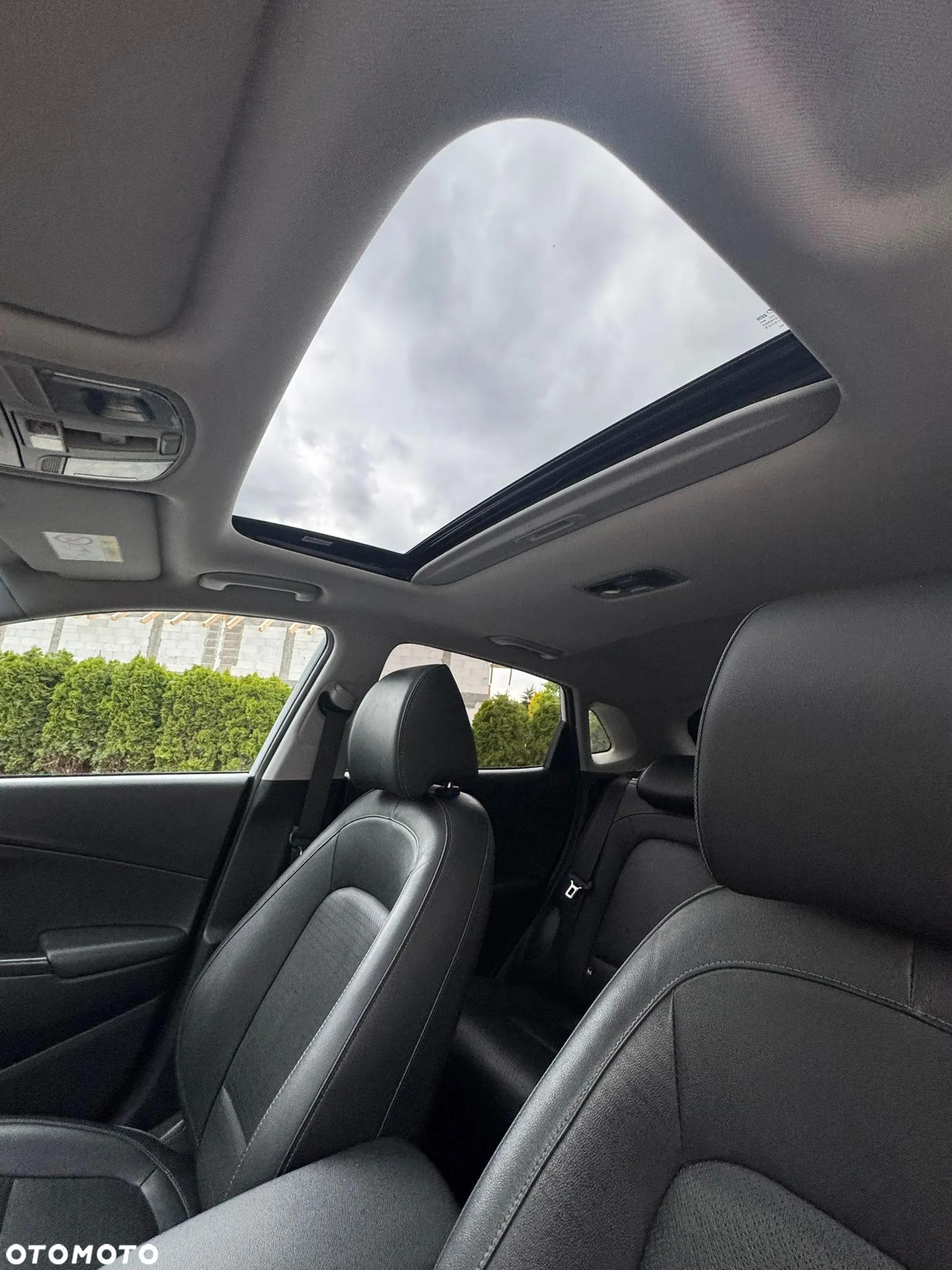 Hyundai Kona Electric 64kWh Premium - 26