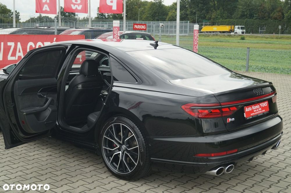 Audi S8 - 37