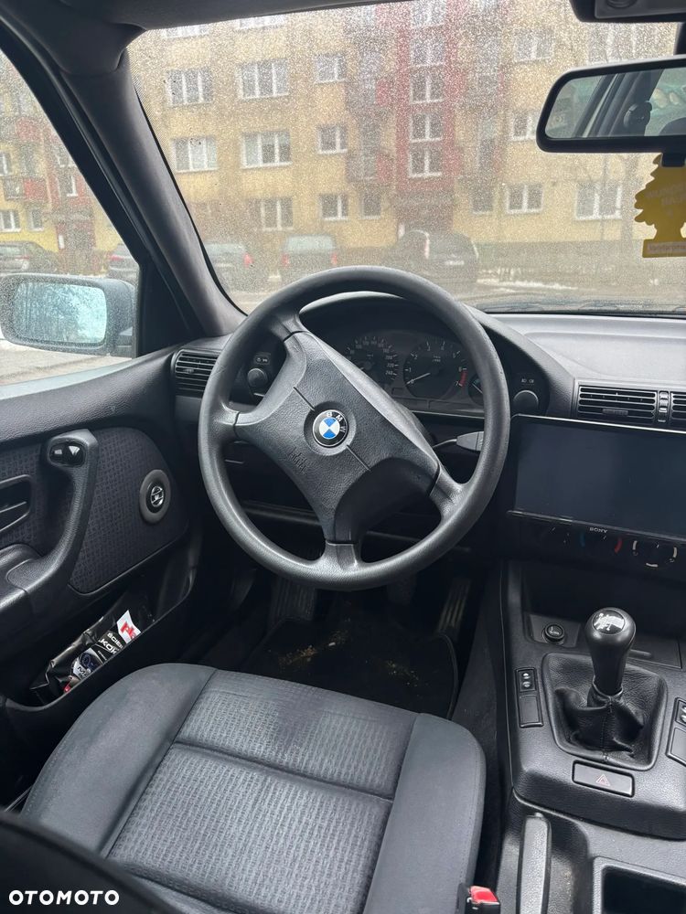 BMW Seria 3 - 12