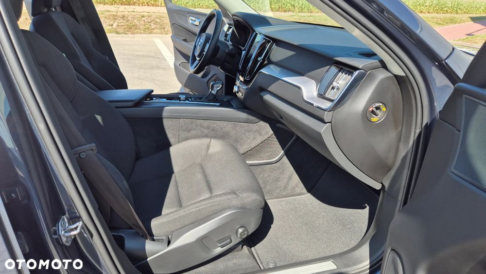 Volvo XC 60 D4 Momentum Pro - 16