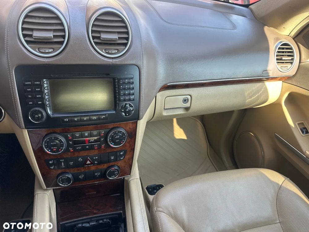Mercedes-Benz GL - 21