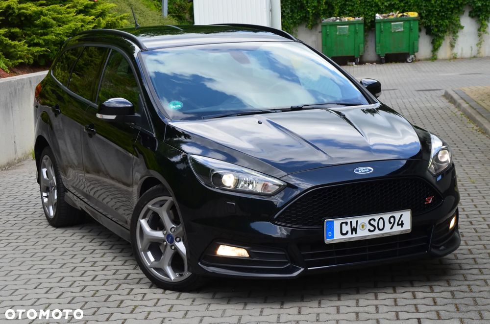 Ford Focus 2.0 TDCi ST mit Leder-Exclusiv-Paket - 30