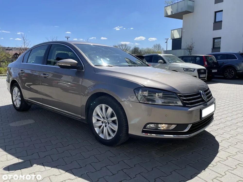Volkswagen Passat 2.0 TDI DPF BlueMotion Technology Highline - 2
