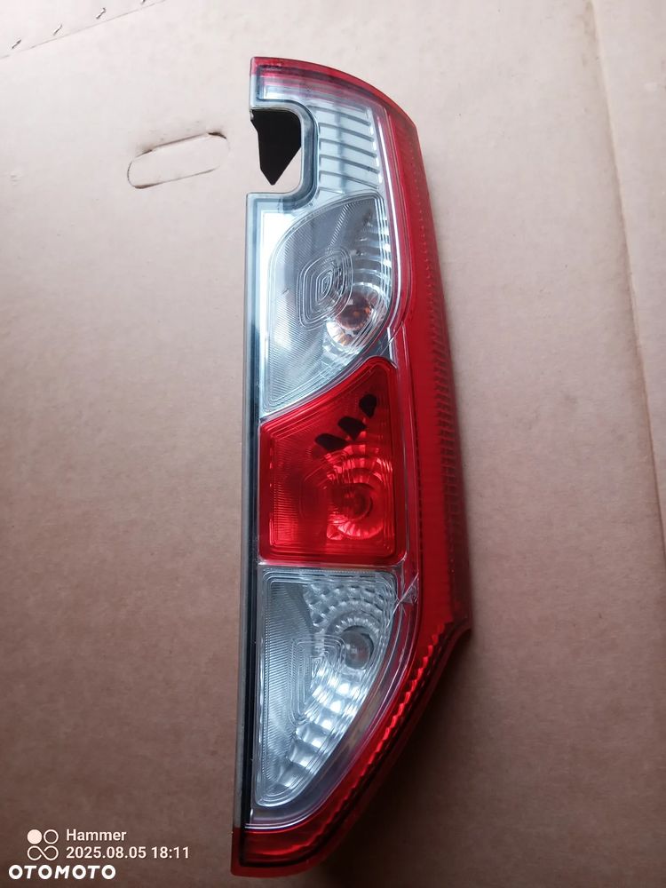 KANGOO II III lampa tył prawa USZKODZONA