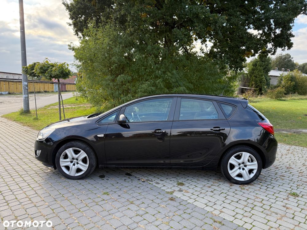 Opel Astra IV 1.4 T Cosmo - 2