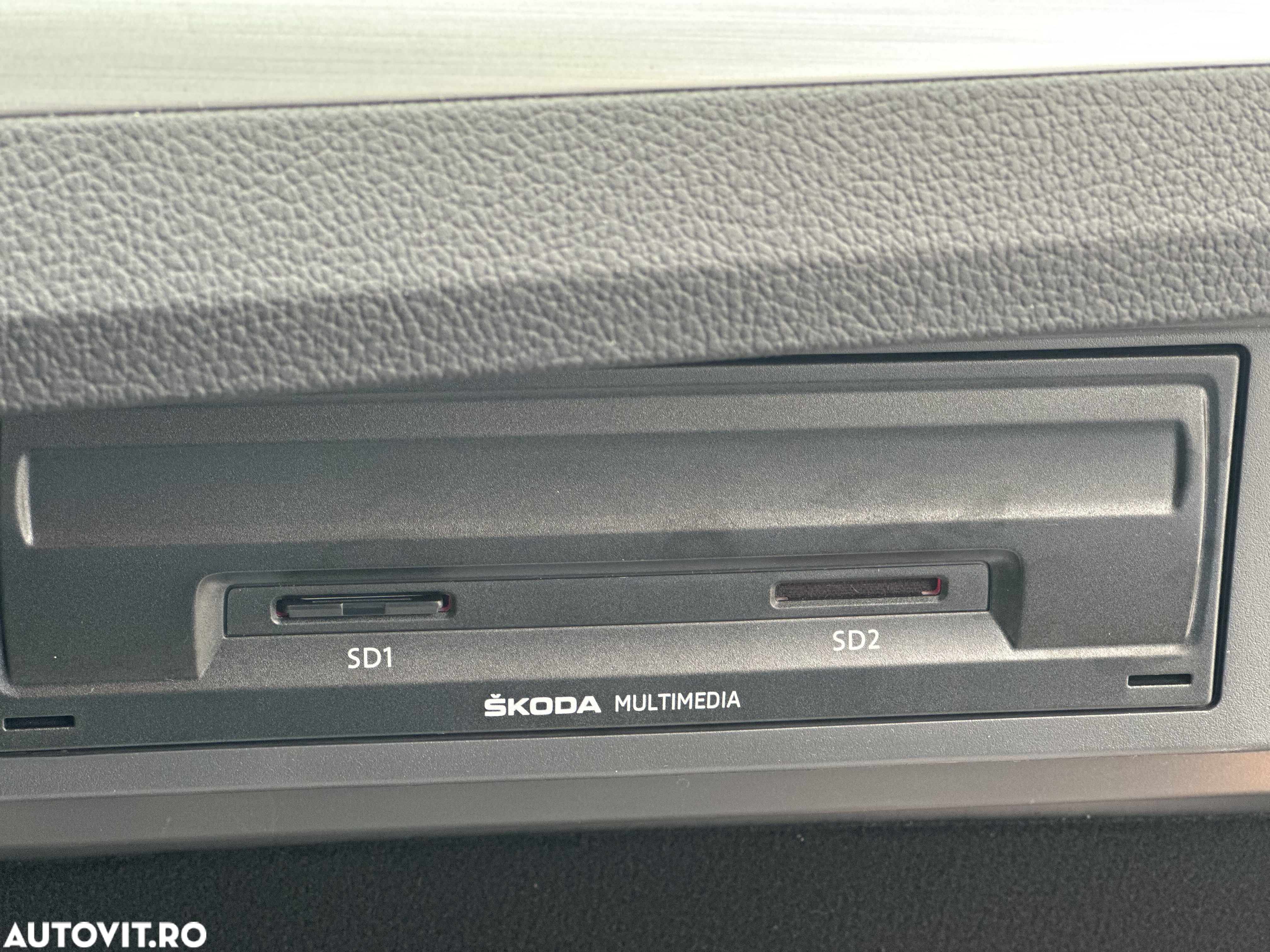 Skoda Superb Combi 2.0 TDI DSG Ambition - 23