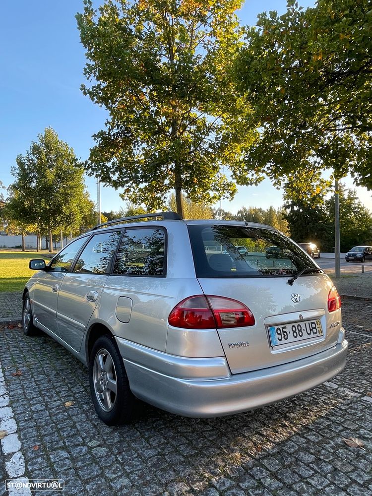 Toyota Avensis SW 1.6 Executive - 4