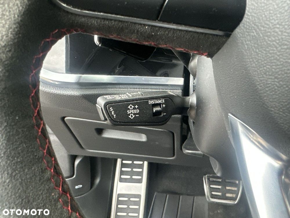 Audi Q3 RS S tronic - 27
