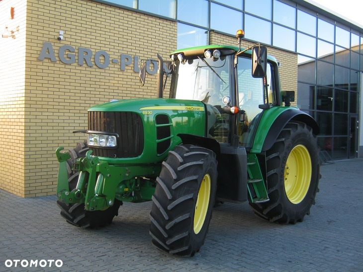 John Deere 6930
