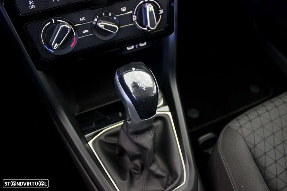 VW T-Cross 1.0 TSI Life DSG - 32