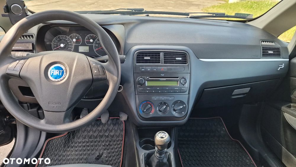 Fiat Grande Punto 1.4 8V - 11