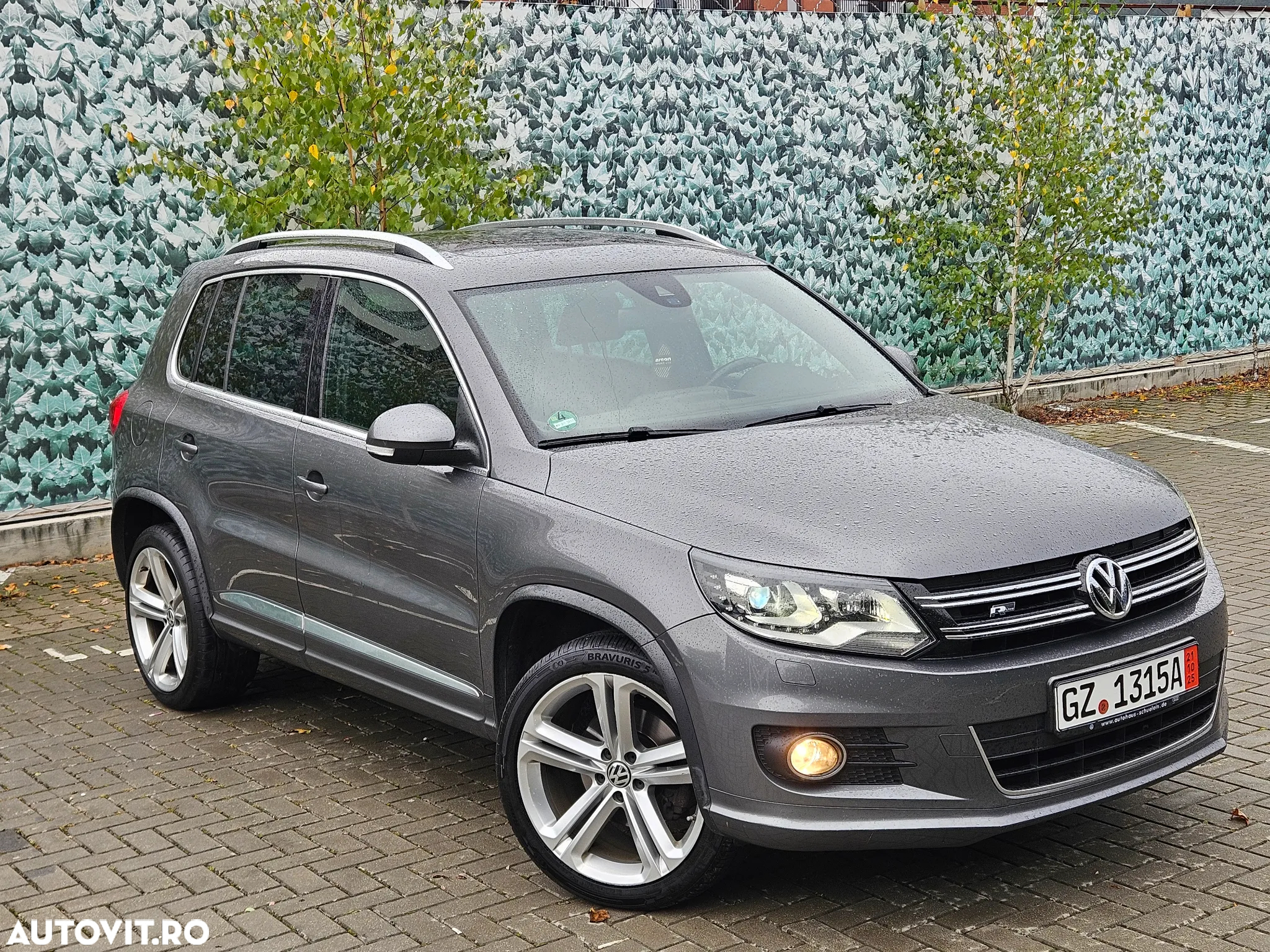 Volkswagen Tiguan - 2