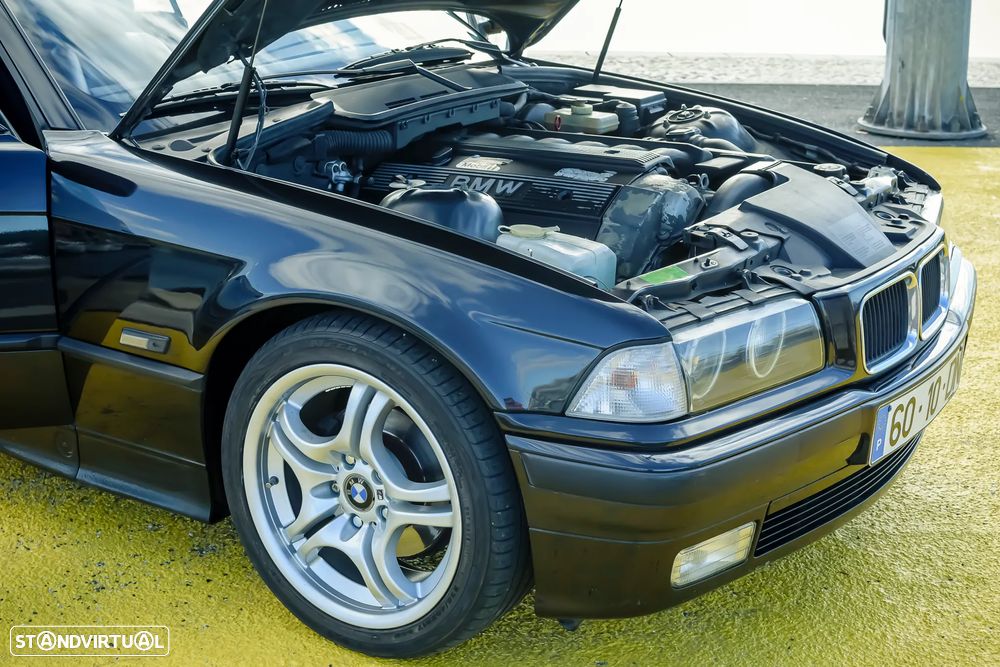 BMW 320 i Touring - 13