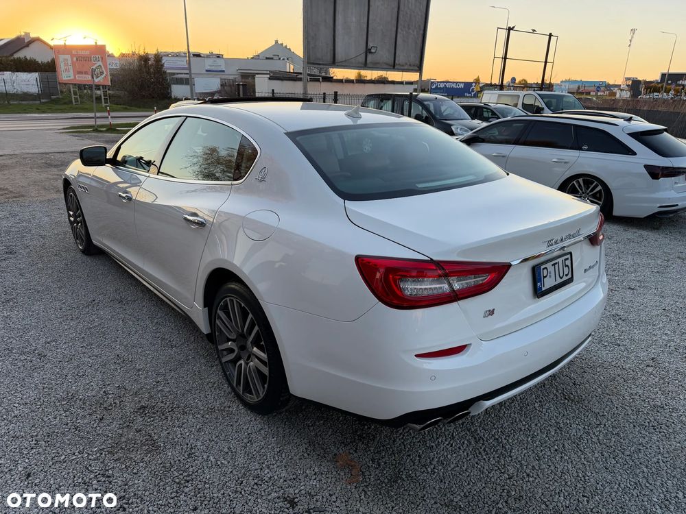 Maserati Quattroporte - 4