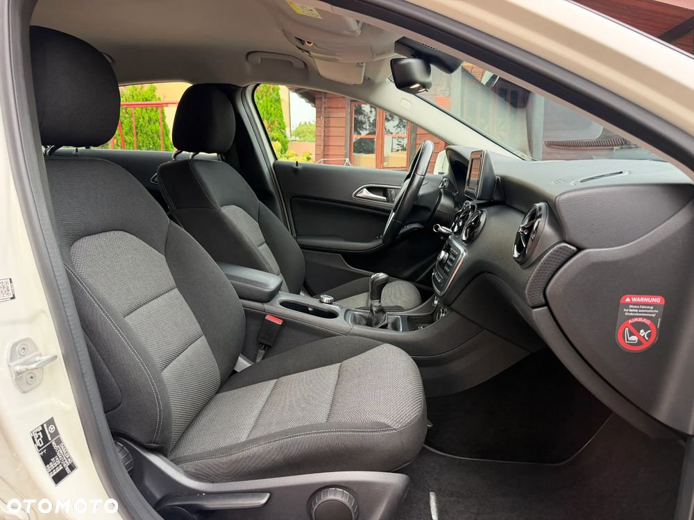 Mercedes-Benz Klasa A 180 (BlueEFFICIENCY) - 20