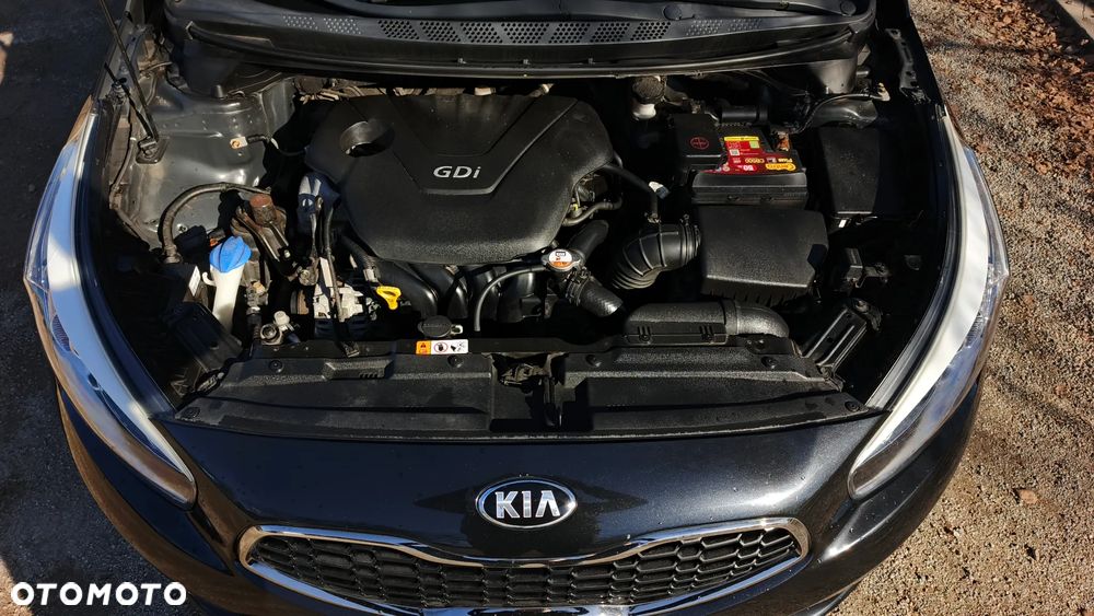 Kia Ceed - 8