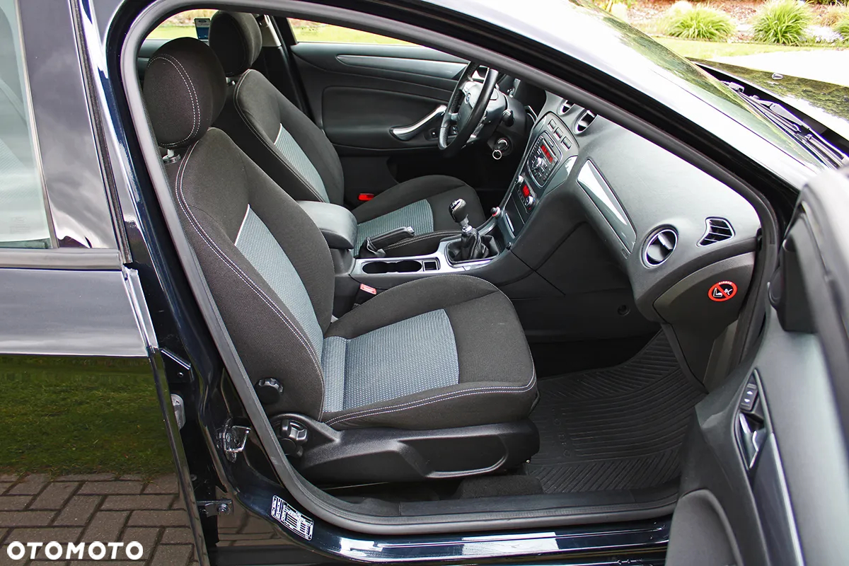 Ford Mondeo 2.0 TDCi Ambiente - 17