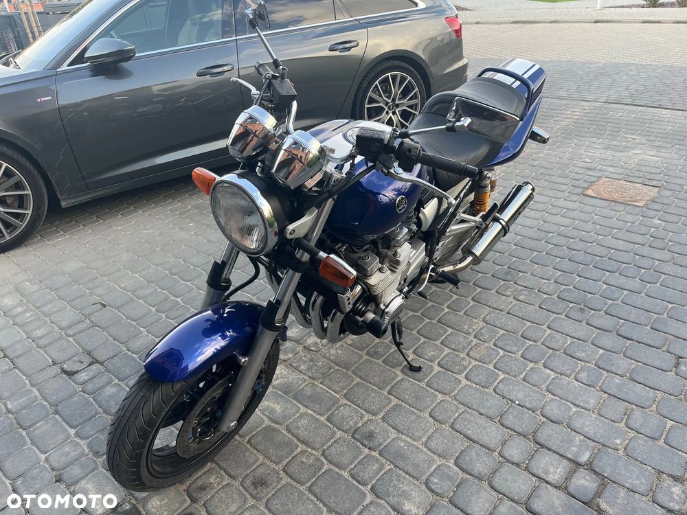 Yamaha XJR - 9