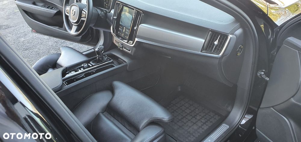 Volvo V90 D4 Momentum - 12