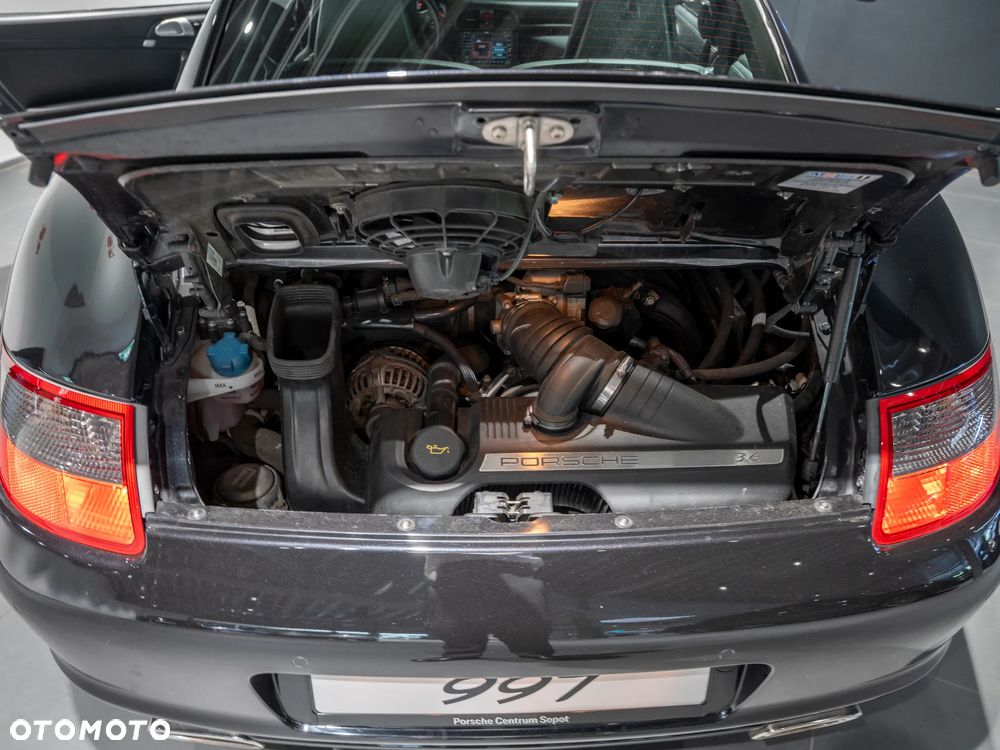 Porsche 911 Carrera 4 Tiptronic S - 23