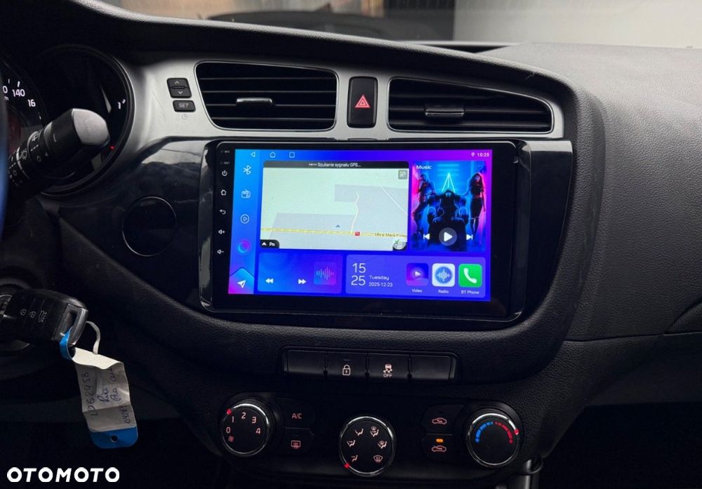 Kia Ceed - 16