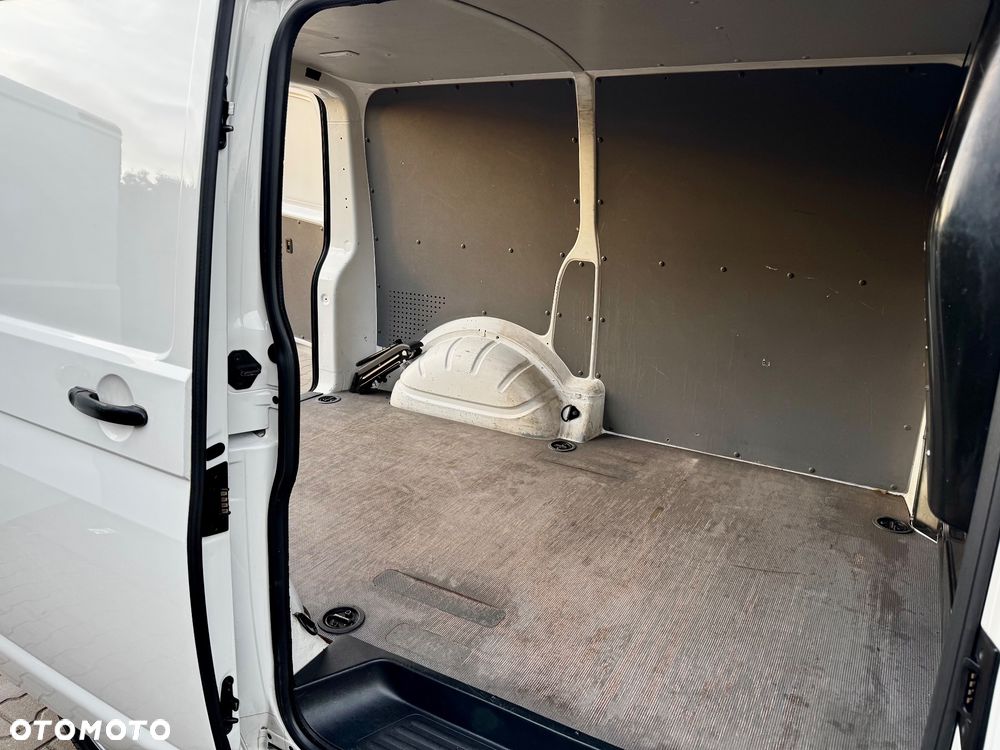 Volkswagen TRANSPORTER T6.1 - 23