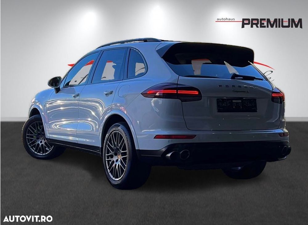 Porsche Cayenne - 4