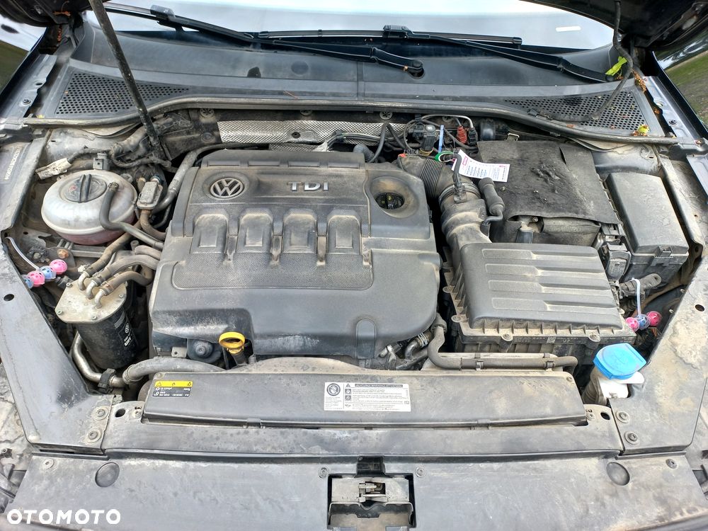 Volkswagen Passat - 16