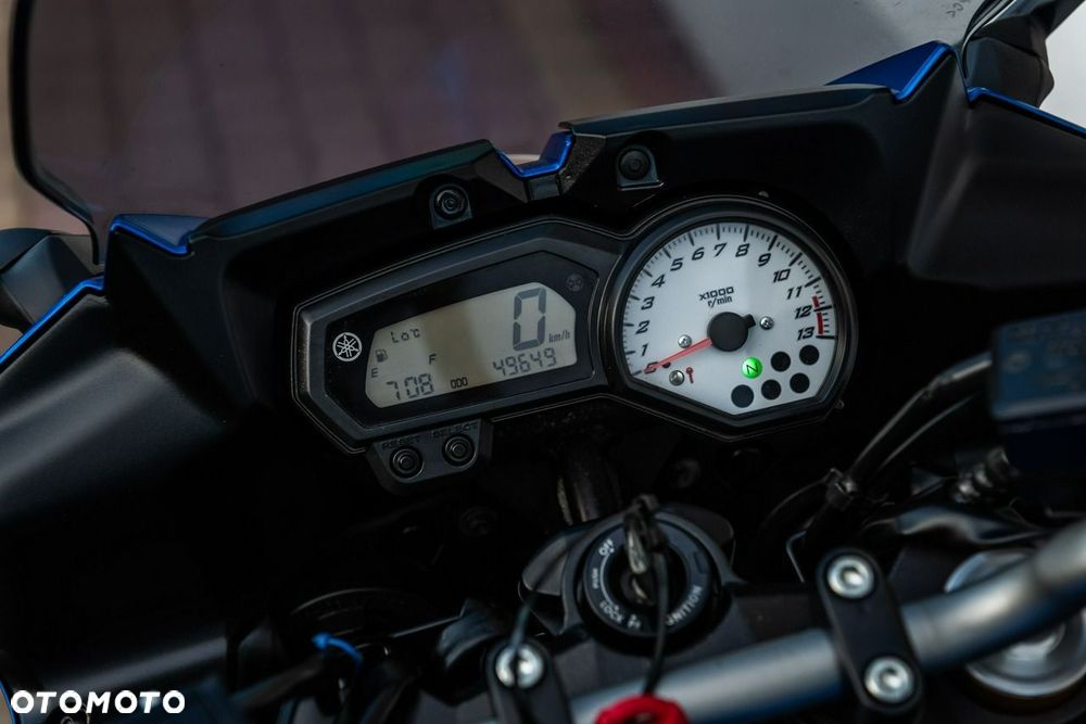 Yamaha FZ - 8