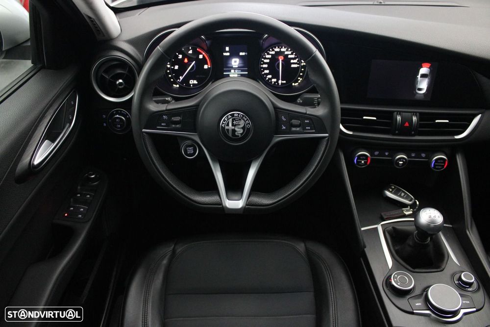 Alfa Romeo Giulia 2.2 D - 10