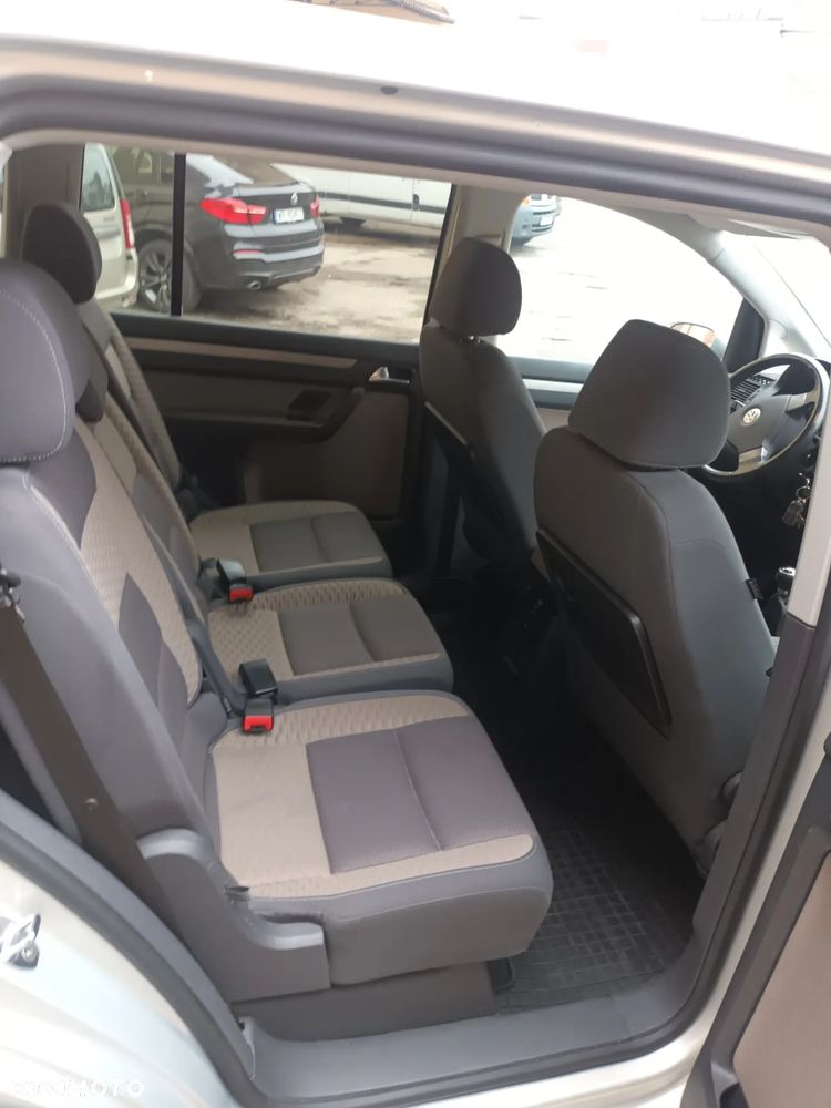 Volkswagen Touran 1.4 TSI Cross - 8