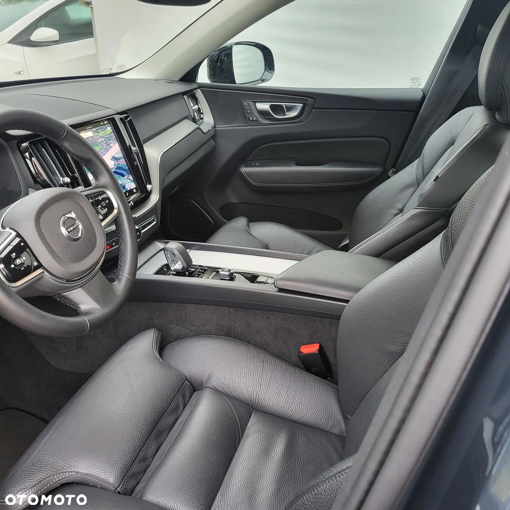 Volvo XC 60 B5 B AWD Plus Dark - 6