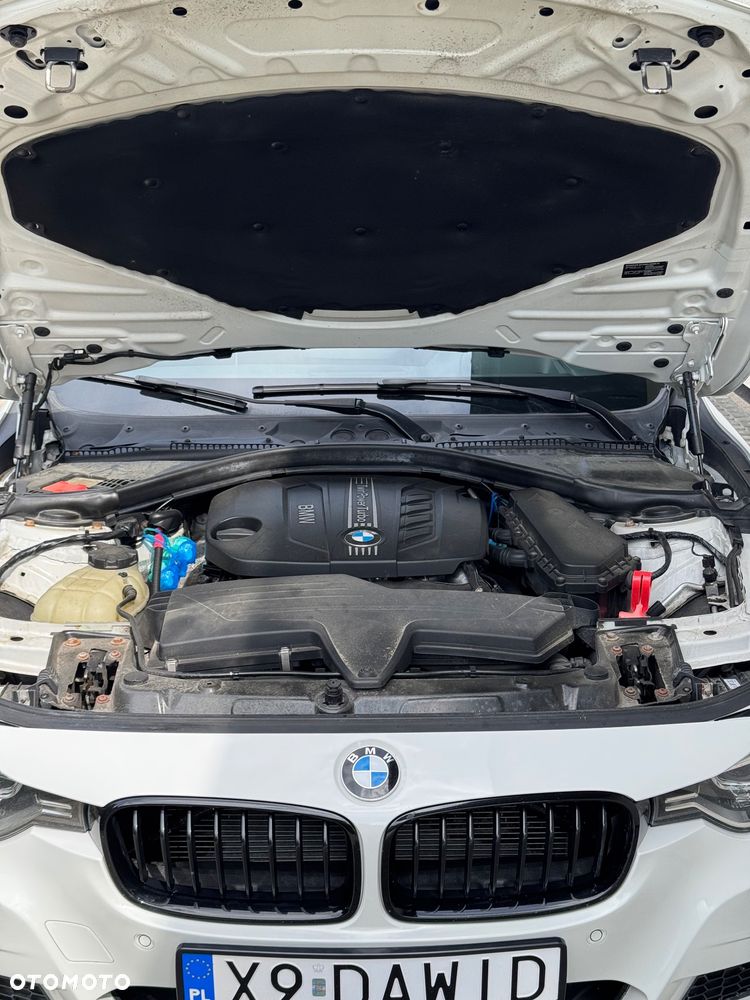 BMW Seria 3 320d DPF Edition Sport - 34