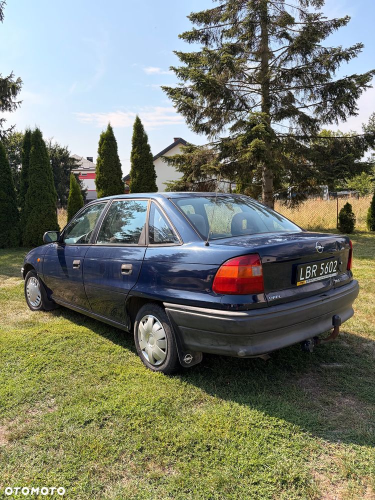 Opel Astra 1.4 Base - 3