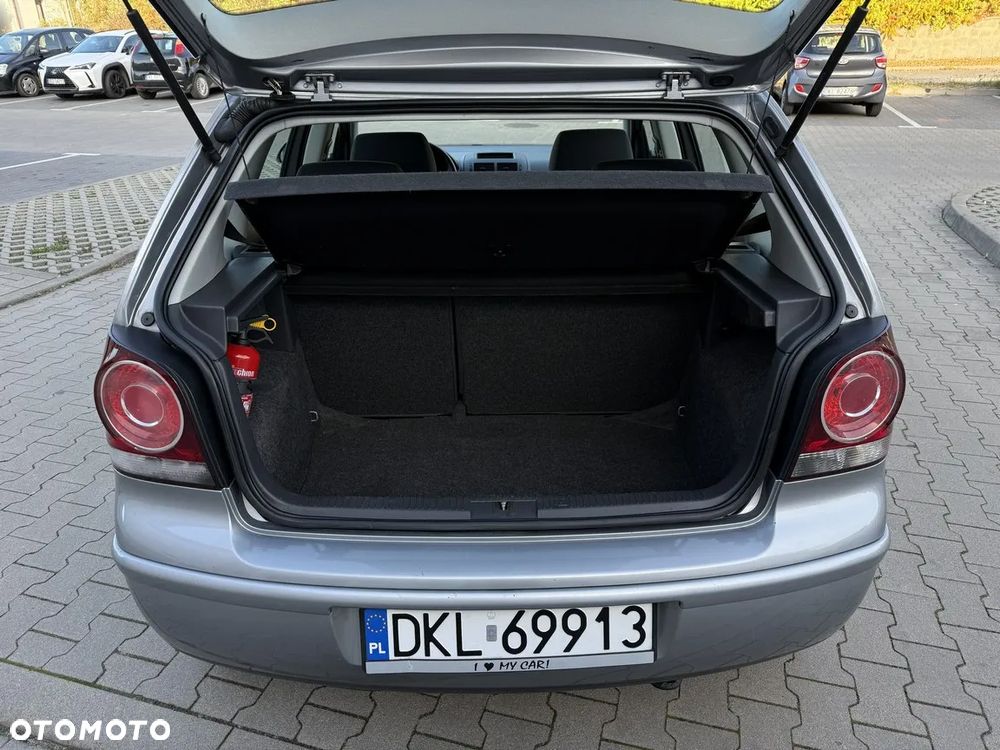 Volkswagen Polo 1.4 16V Comfortline - 28