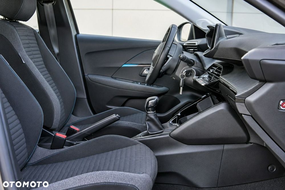Peugeot 208 - 18